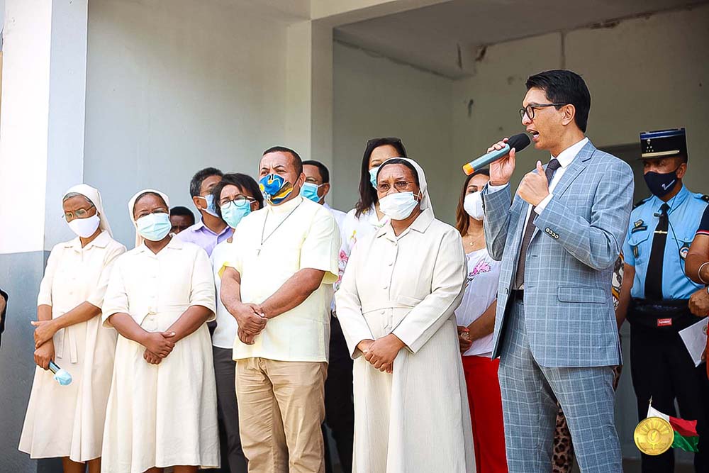 Fort-Dauphin : le Président Andry Rajoelina aux côtés des Sœurs Filles de la  Charité - Sahan’i Maria